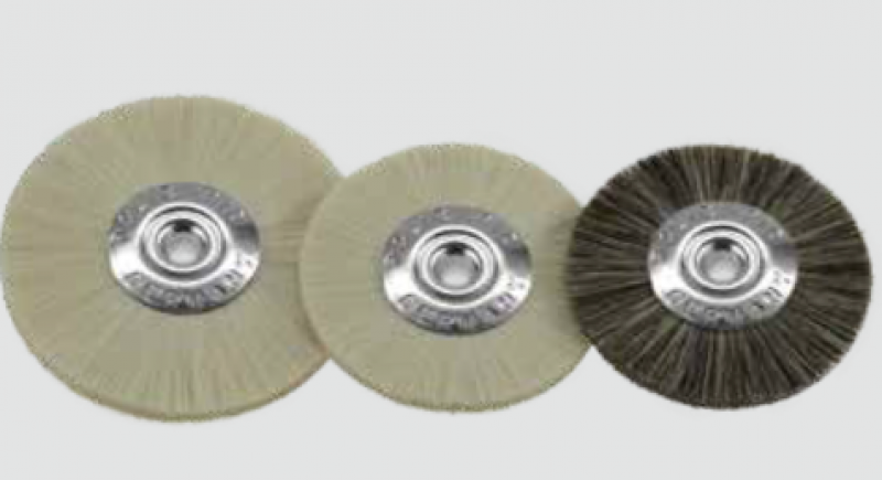 MIT WEISSEM ODER GRAUEM ZIEGENHAAR  Schmalbürste mit konischem Aluminiumkern